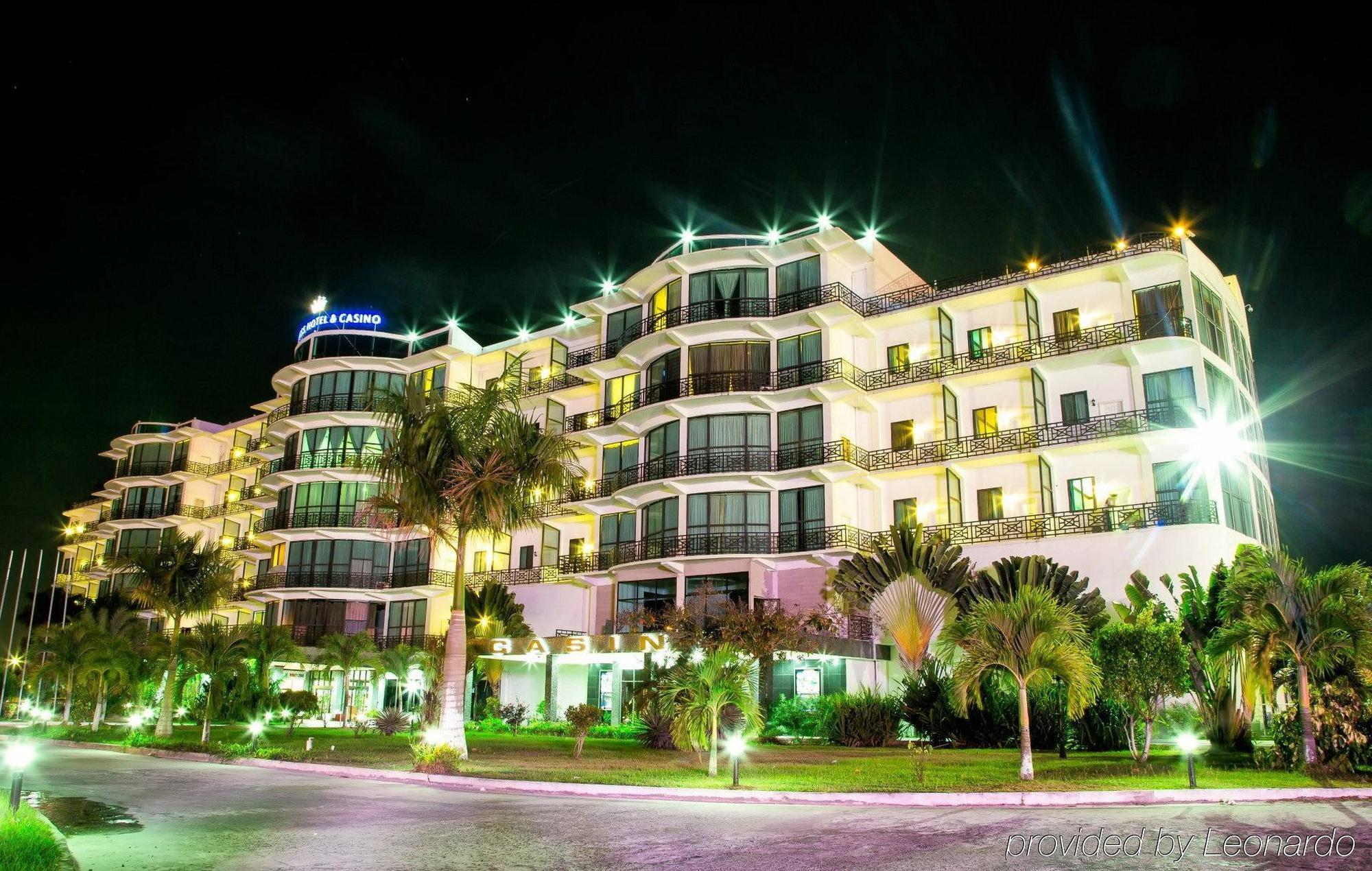Ramada By Wyndham Princess Джорджтаун Экстерьер фото